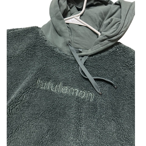 Lululemon Textured Fleece Embroidered
Logo Hoodie Smoked Spruce - Picture 7 of 9